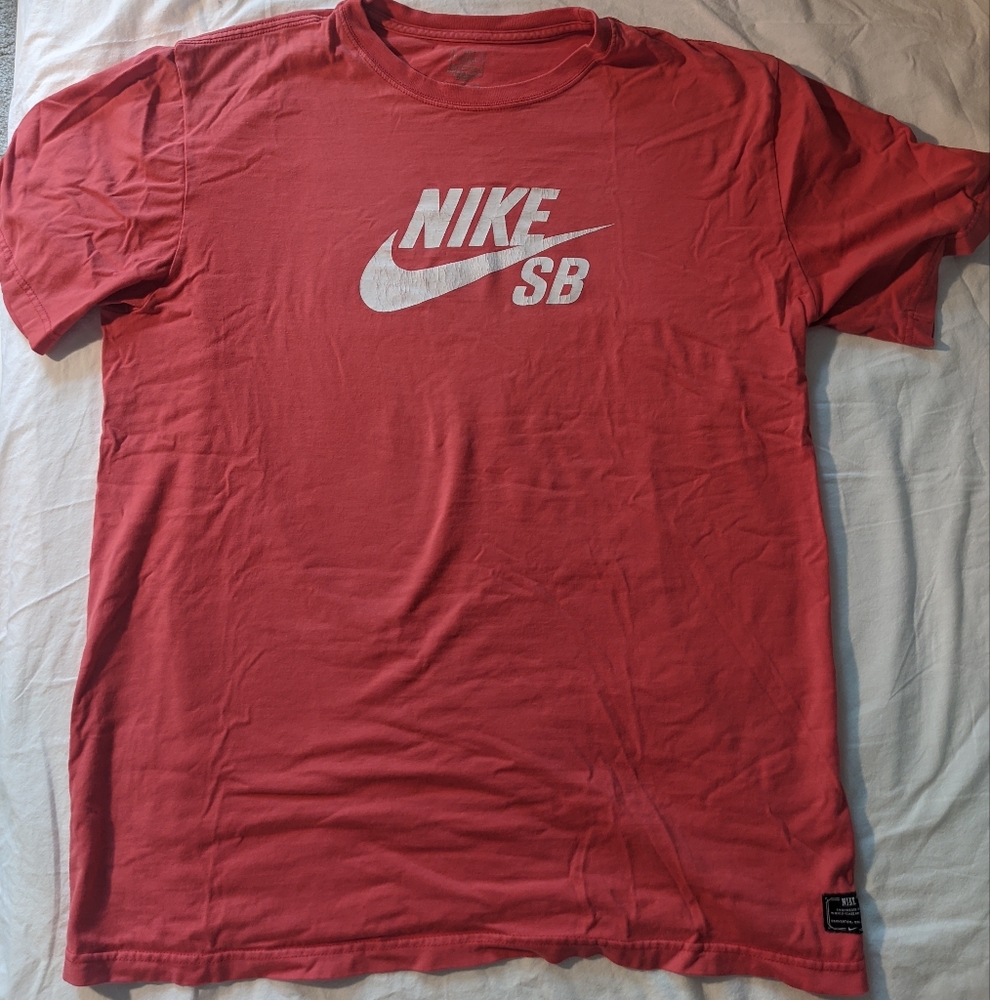 Vintage Nike SB shirt